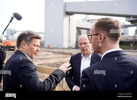 Robert Habeck Kai Wegner Und Christian Feuerherd Bei Der