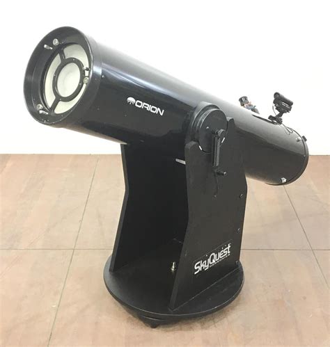 Lot - Orion Skyquest XT8 Dobsonian Reflector Telescope