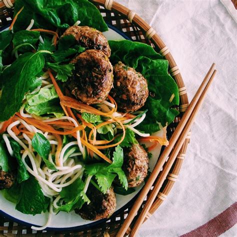 Vietnamese Bun Cha Noodle Bowl With Lemongrass Pork Meatballs Bun Cha Pork Meatballs Cha Recipe