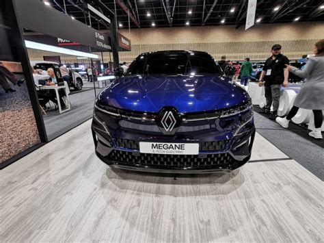 RENAULT MEGANE E TECH SE LANZA EN PREVENTA EN EL SALÓN DEL AUTOMÓVIL DE