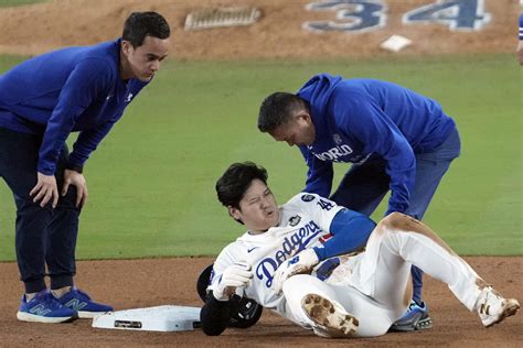 大谷翔平、盗塁時のスライディングで左肩を脱臼か トレーナーに「肩っすね、左」と訴え Mlb写真ニュース 日刊スポーツ