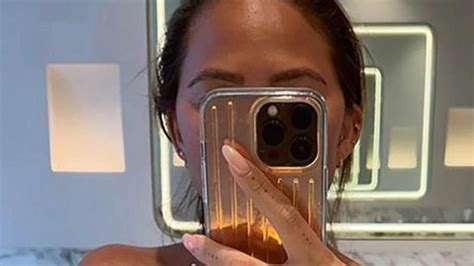 Chrissy Teigen Poses Nude In Mirror Selfie Photo