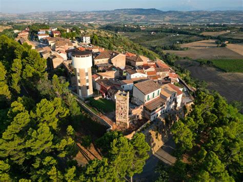 Scopri Cosa Vedere E Cosa Fare A Morro D Oro Valle Delle Abbazie