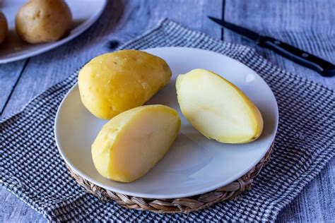 Cómo cocer patatas perfectas hacerlas cocidas paso a paso