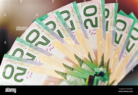 Twenty canadian dollar bill hi-res stock photography and images - Alamy