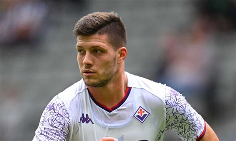 Milan Ufficiale L Arrivo Di Jovic I Dettagli Mercato