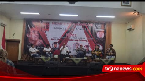 Kenang 1 Tahun Wafatnya Sabam Sirait Adian Kenang Nasihat Yang Muda