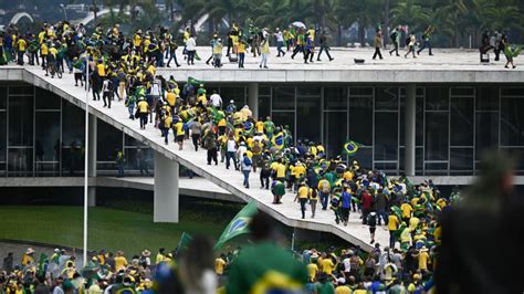 Duas Mulheres De Tup Foram Presas Em Bras Lia Durante Os Protestos De