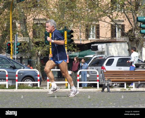 rome marathon runner Stock Photo - Alamy