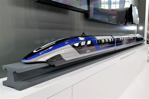 Kecanggihan Maglev Super Cepat Buatan Crrc Tarik Perhatian Pengunjung