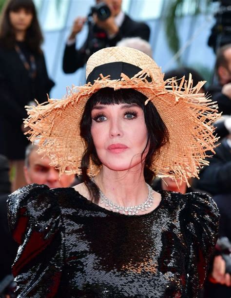 Isabelle Adjani Balade Ensoleillée Dans Paris Avec Son Fils Gabriel Kane Elle