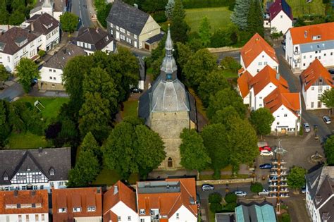 Luftaufnahme Rüthen Kirchengebäude der St Nikolaus Kirche in Rüthen