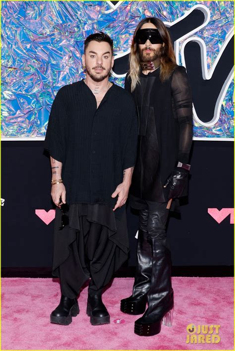 Jared Leto Sports Dark Eyeshadow Heeled Boots For Mtv Vmas With