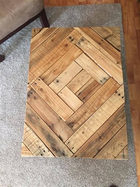 Rustic Wood Pallet Coffee Table With Pattern 101 Pallets