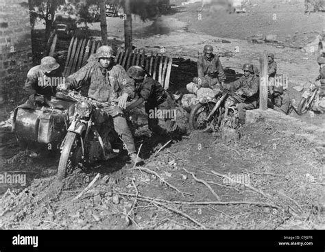 Motorcycle Riflemen Of The Waffen Ss On The Eastern Front 1942 Stock