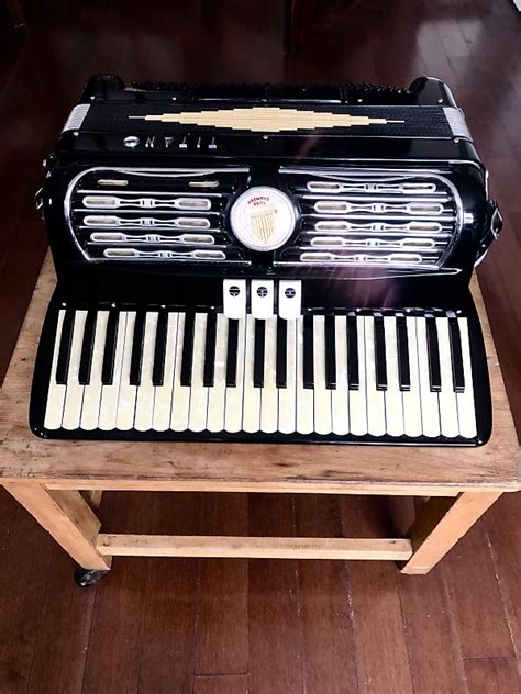 Vintage TITANO Italian Piano Accordion Ideal Model 41 Reverb