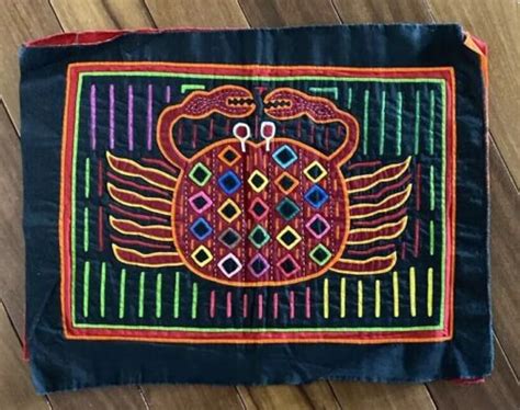 Panama Kuna Mola Folk Art Reverse Applique Embroidery Quilted Crab X