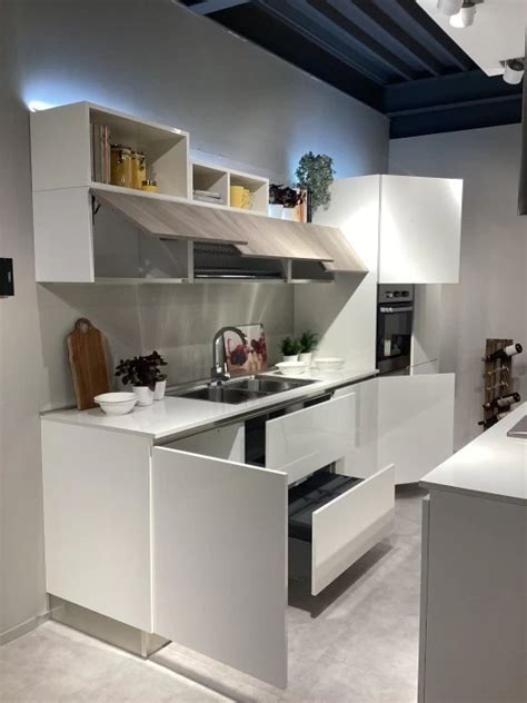 Cucina Con Isola Veneta Cucine Start J A Frosinone Sconto