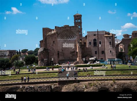 El Coliseo Es El S Mbolo Ic Nico De La Ciudad De Roma Italia Fotograf A