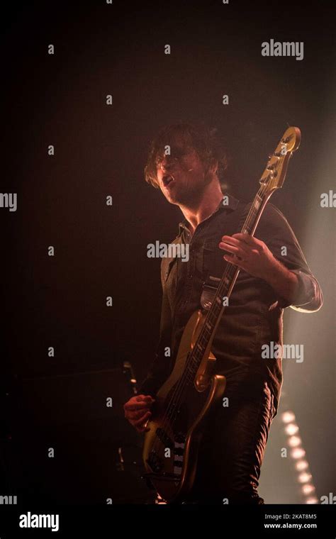 Michael Shuman Queens Stone Age Hi Res Stock Photography And Images Alamy