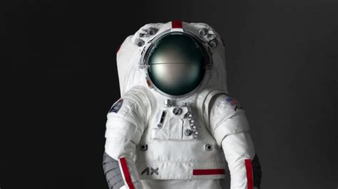 Axiom Space が Prada と提携しNASA の新しい月面宇宙服を発表 Gamingdeputy Japan