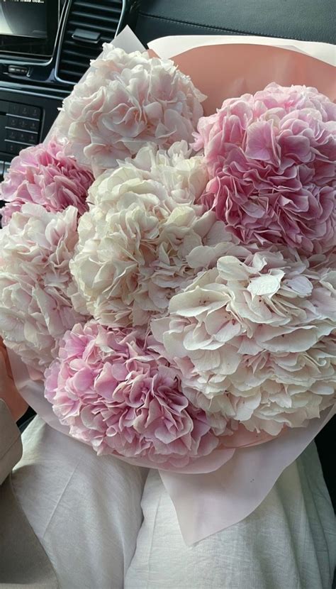 Pin By Sabert On Flowers In Luxury Flower Bouquets Beautiful