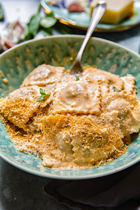 5 Minute Ravioli Sauce - Vikalinka