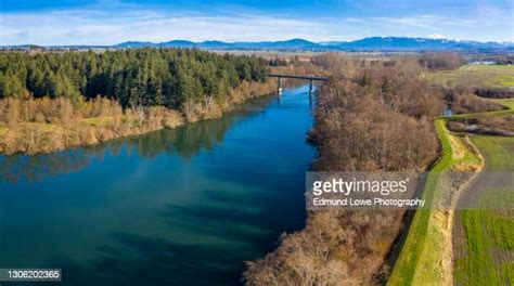 Skagit River Bridge Photos Et Images De Collection Getty Images