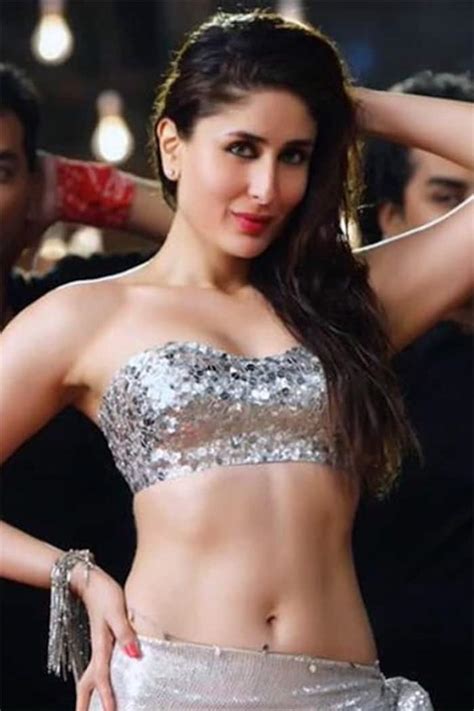 Kareena Kapoor Khan Flaunting Her Super Sexy Legs