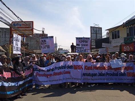 Buntut Penutupan Jalan Brin Kembali Didemo Warga Pikiran Lo Kaya Kompeni