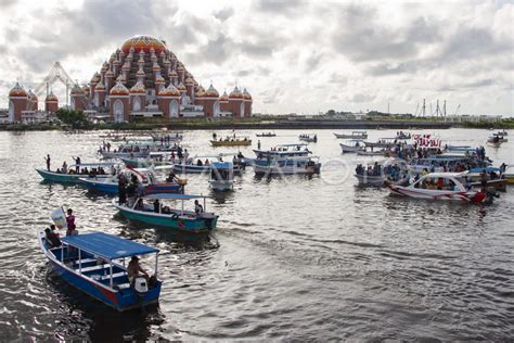 Parade Perahu Tolak Reklamasi Di Makassar Antara Foto