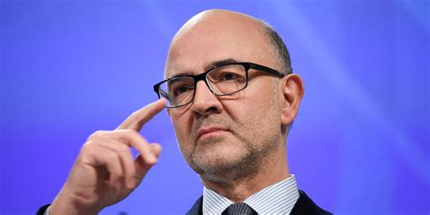 Marine Le Pen N Est Pas Antis Mite Estime Pierre Moscovici