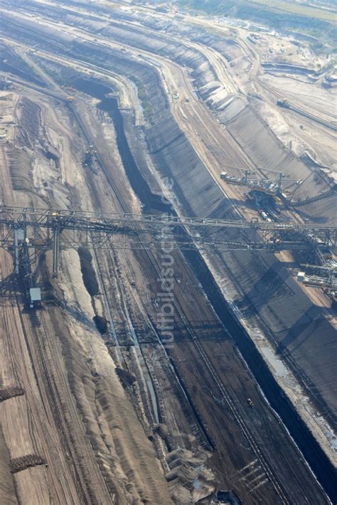 Welzow aus der Vogelperspektive Braunkohle Tagebau Welzow Süd im