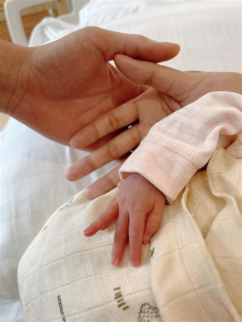 Các hot mom Việt trải lòng chuyện chăm con