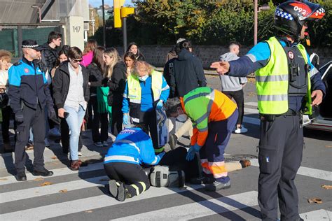 Fotos Herido Un Motorista En Un Accidente De Tr Fico En Gij N El