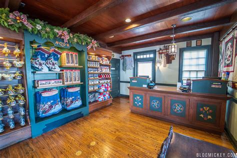 ye-olde-christmas-shoppe-refurbishment-10112018-2 - Blog Mickey - Disney News