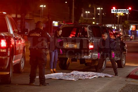 Narcomensaje Y Cabeza Humana Frente Al Parque Morelos