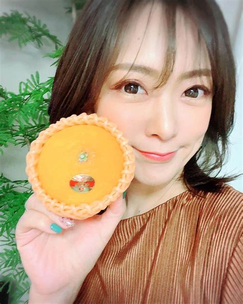 みかんさんのインスタグラム写真 みかんinstagram「みなさんこんにちは😍 「愛媛かんきつ部」マネージャーのみかんです🍊 愛媛県産