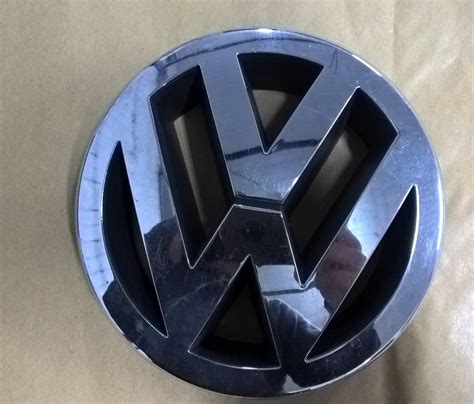 ZNAK ZNACZEK LOGO EMBLEMAT VW 3C0853601C PRZOD 8213957316 Oficjalne