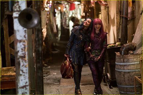 Disney's 'Descendants 2' - Full Cast & Songs List!: Photo 3931546 | Photos | Just Jared ...