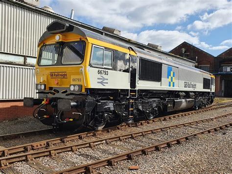 Gb Railfreight Unveil Special British Rail Livery For German Class 66