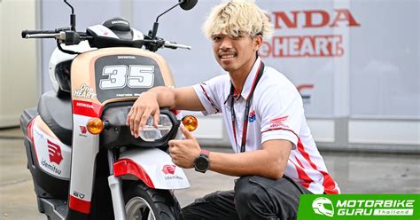 กอง สมเกยรต บดสกตเตอรไฟฟา Honda BENLY e ลายพเศษโชวสมรรถนะใน