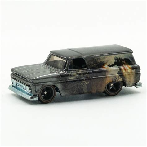 Машинка Hot Wheels РЕЗИНОВЫЕ КОЛЕСА Premium Mandalorian GMC Panel Star Wars DLB купить с