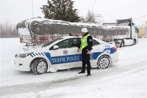 Karaman da Kar Yağışı ve Tip Hayatı Olumsuz Etkiliyor Son Dakika