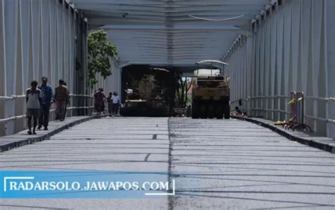 Hari Ini Jembatan Mojo Bisa Dilintasi Rute Bst Kembali Normal Radar Solo