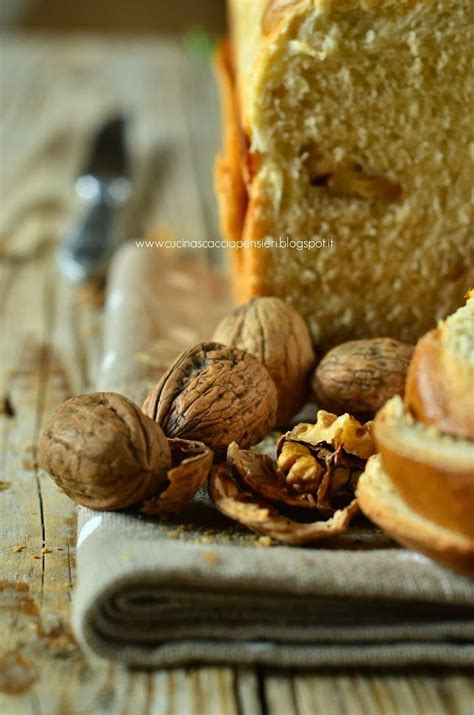 Treccia Di Pane Al Latte Con Noci E Olio Al Rosmarino Pane Al Latte