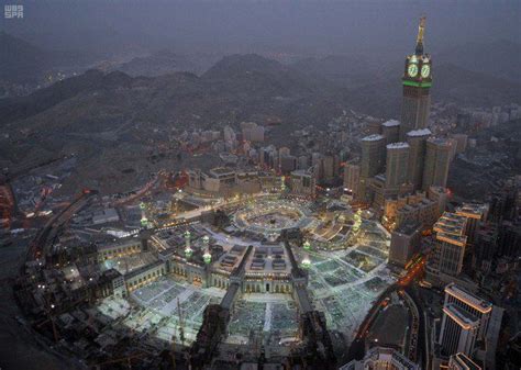 A view of Makkah in Ramadan from the sky | Makkah, Mecca masjid, City