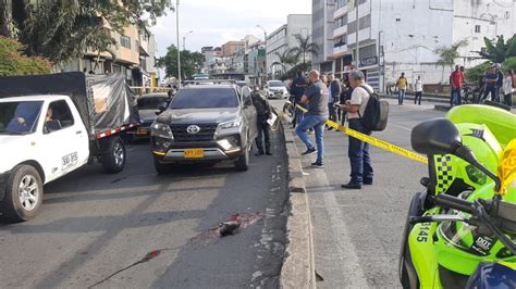 Conductor De Toyota Mat A Supuesto Ladr N Que Le Rob El Retrovisor En