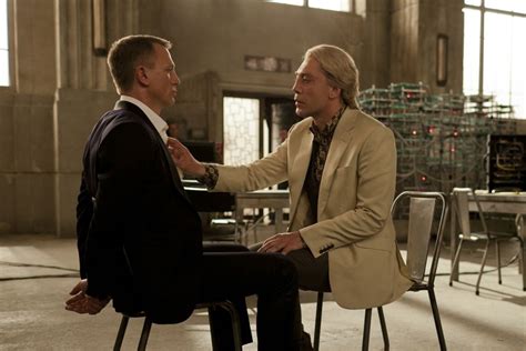 Photo De Daniel Craig Skyfall Photo Daniel Craig Javier Bardem