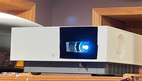 LG HU810PW 4K Dual Laser CineBeam Projector For Sale Or Trade US